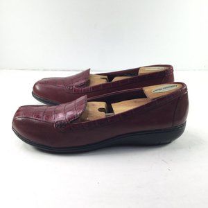 Clarks Bayou Loafers Women Size 11 Slip-On Leather Red Crocs Bendables 35591